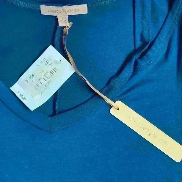 Gibson Latimer. Size medium tunic. Trapeze style. Cut outs at shoulder. NWT. - Picture 3 of 5